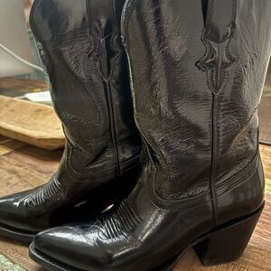 Tecovas Cassie Midnight Bovine Patent